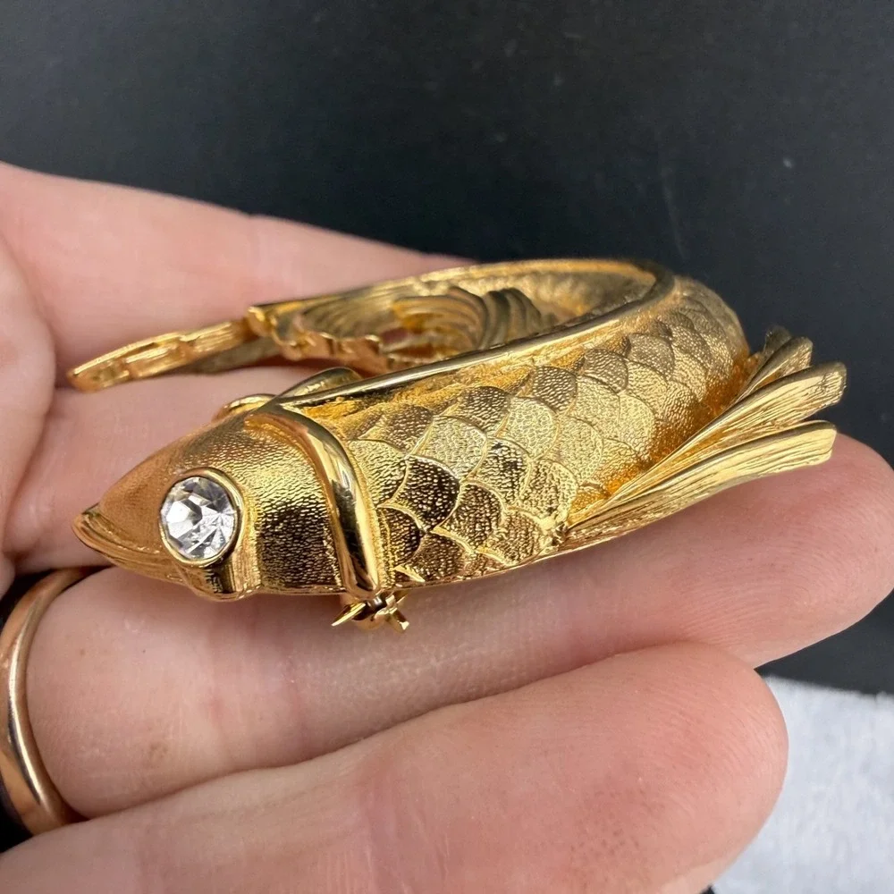 Vintage Monet Brooch Gold Tone Fish‎ Koi